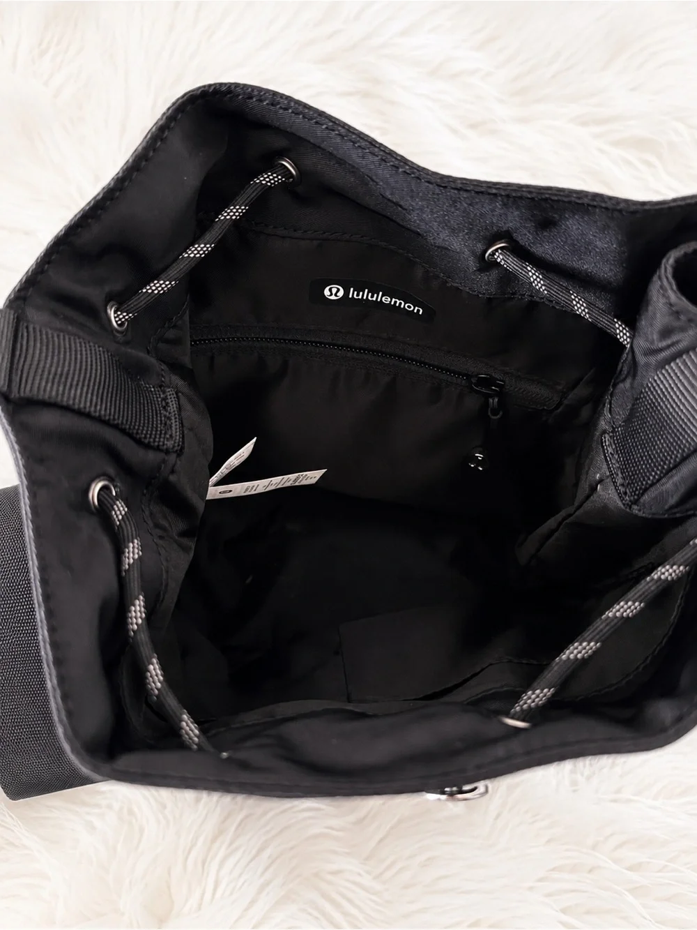 lululemon athletica Bucket Drawstring Crossbody